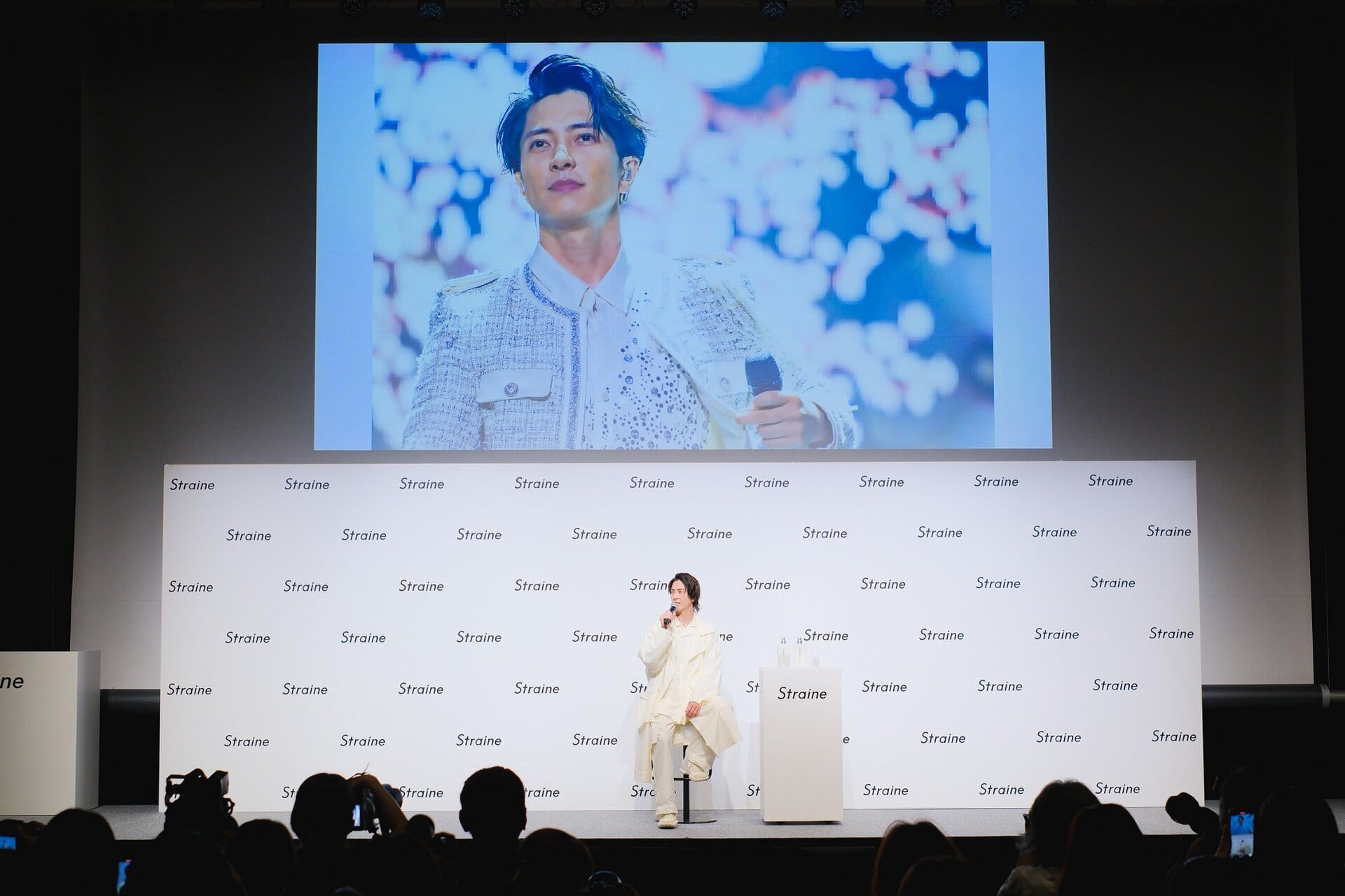 『TOMOHISA YAMASHITA ARENA TOUR 2023 -Sweet Vision-』でのヘアスタイルについて話す山下智久さん。