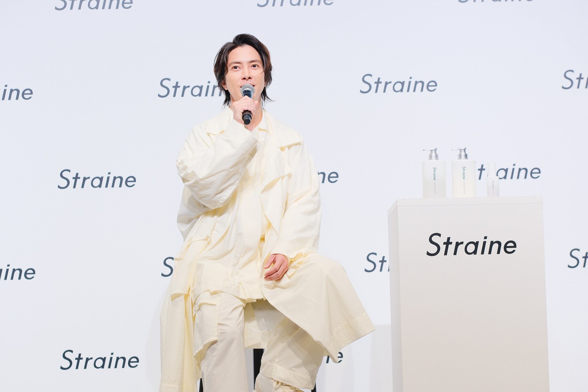Strraineブランド発表会に登壇した山下智久さん。