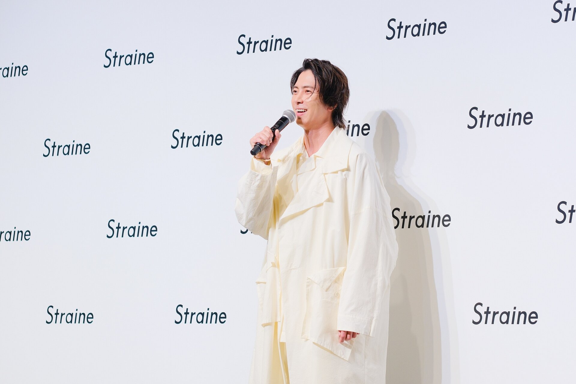 Straineブランド発表会に登壇した山下智久さん。