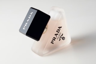 プラダ パラドックス ヘアミスト 30mL ¥7,810※編集部調べ（プラダ ビューティ・7月2日発売）