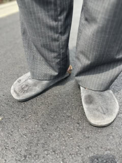 失敗して中途半端な左足のおかげ（!?）で、どこかアートのような雰囲気が漂います