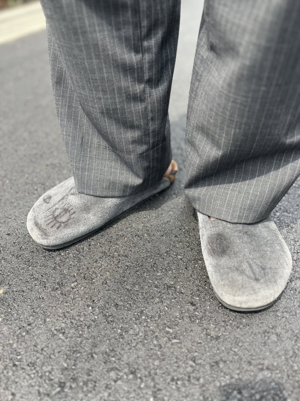 失敗して中途半端な左足のおかげ（!?）で、どこかアートのような雰囲気が漂います