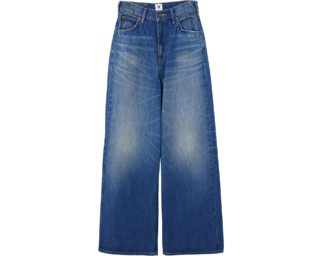 Lee®の100周年を記念したアニバーサリーコレクションのライダースワイドデニム。¥19,800（リー／エドウィン・カスタマーサービス）
