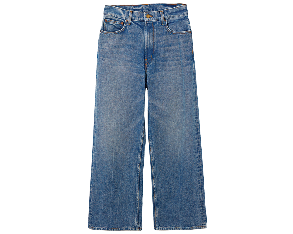 ワイドなシルエットながら、コンパクトなウエストまわりでスタイルアップ効果抜群。¥53,900（B SIDES／エスケーパーズオンライン）