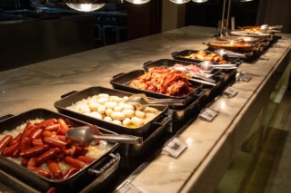 2日目　7：00■ 朝ごはんはやる気出して【On the Plate】へ行きましょう