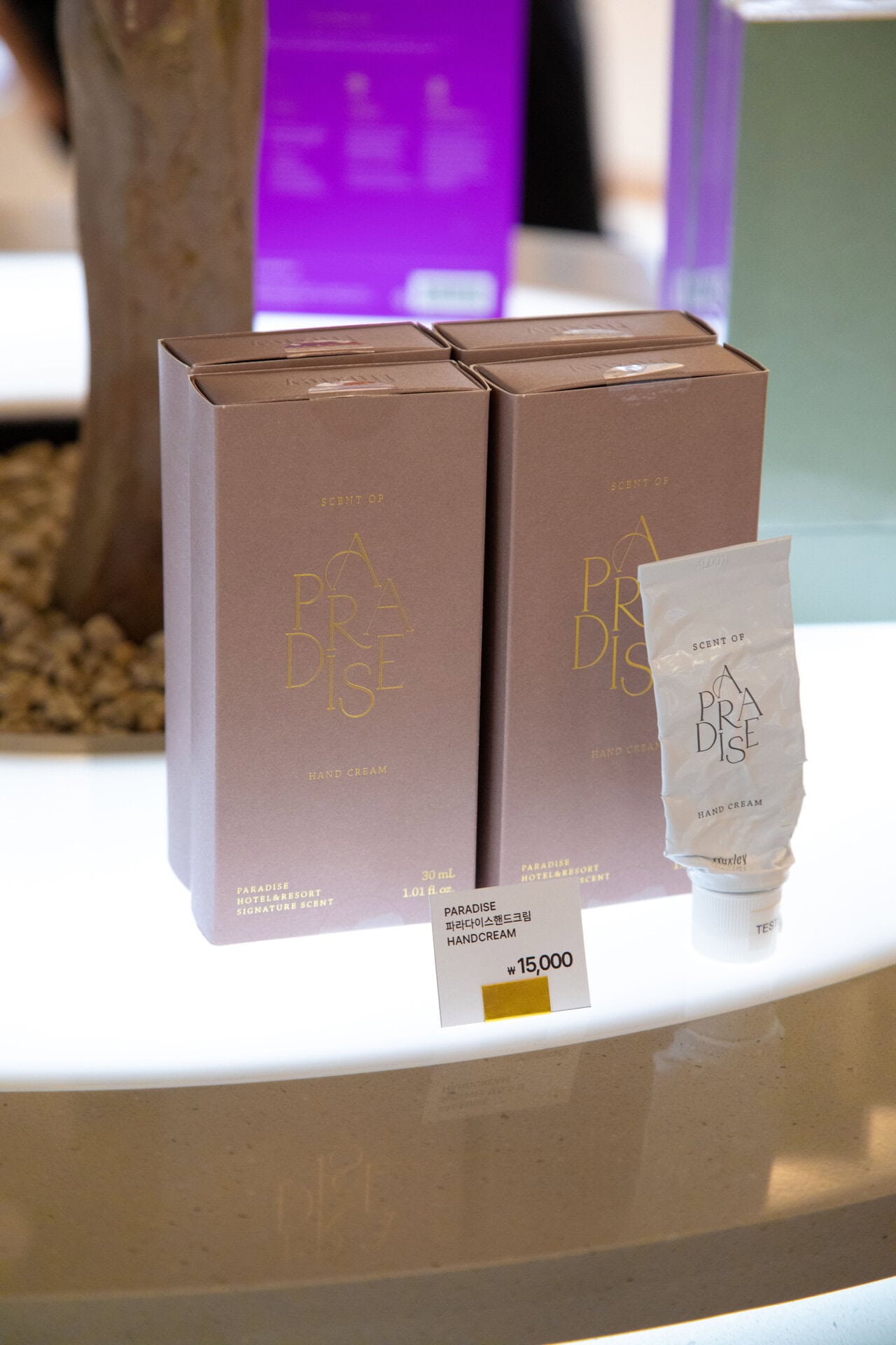 SCENT OF PARADISE ハンドクリーム 15,000ウォン（日本円で約1,650円）。