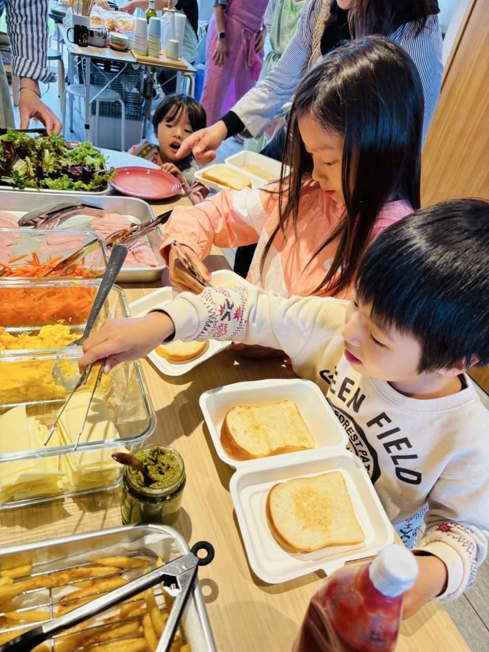 スタイリスト木津明子の【こども食堂】子どもの日はオリジナルサンドウィッチ作り！