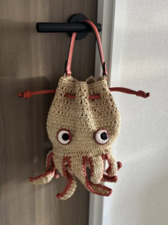 ANYA HINDMARCHのOctopus クロスボディは￥110,000で購入