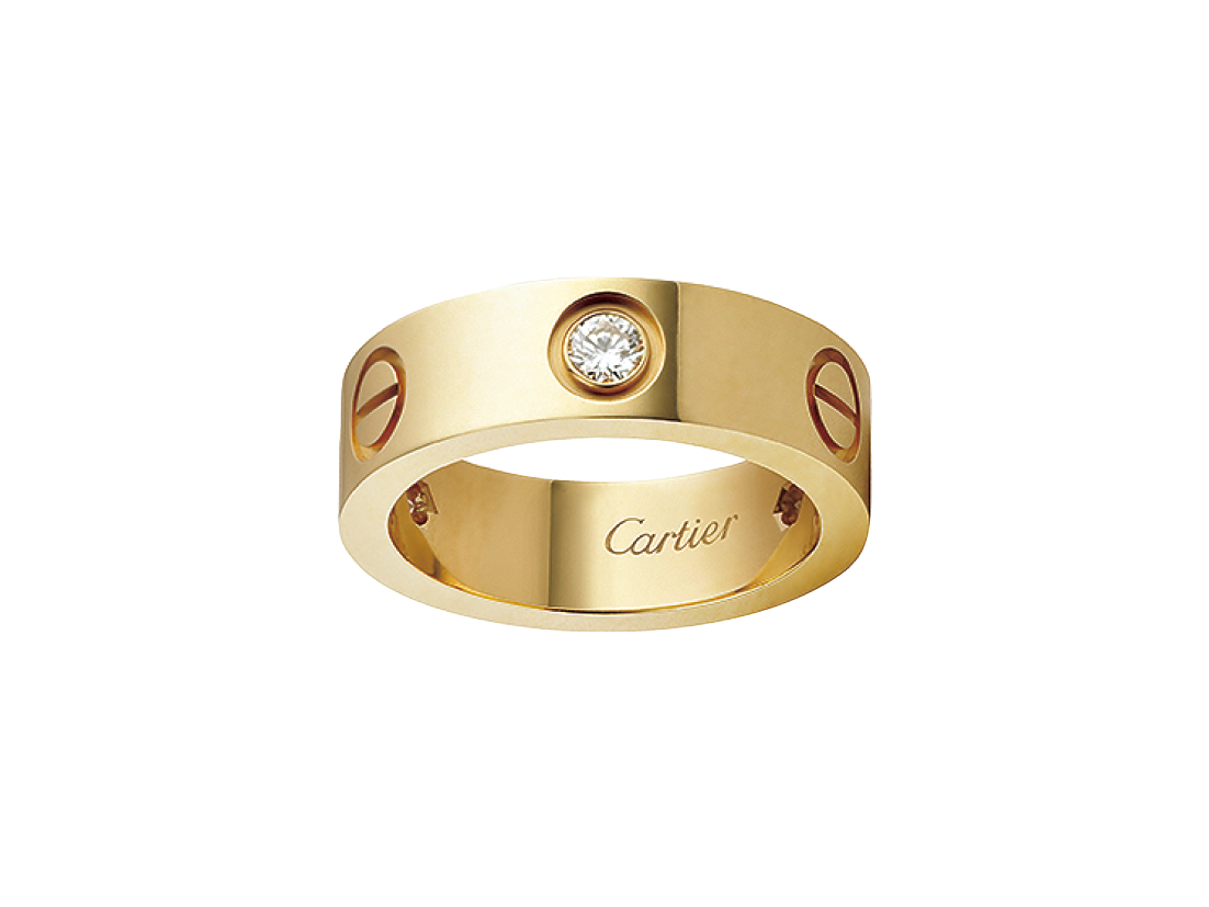 リング：〈LOVE〉［YG×DIA］¥666,000、〈マイヨン パンテール〉（カルティエ／カルティエ カスタマー サービスセンター）