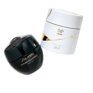右から：LXP 金継ぎ クリーム 50g ￥68,200〈編集部調べ〉（SK-II） 、フューチャーソリューション LX トータル Ｒクリーム 50g ￥37,400（SHISEIDO）