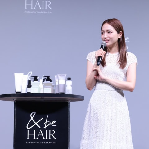 【川口春奈も使っている】全て1,980円以下‼ 梅雨どきの髪悩みは「アンドビーヘア」で解決！