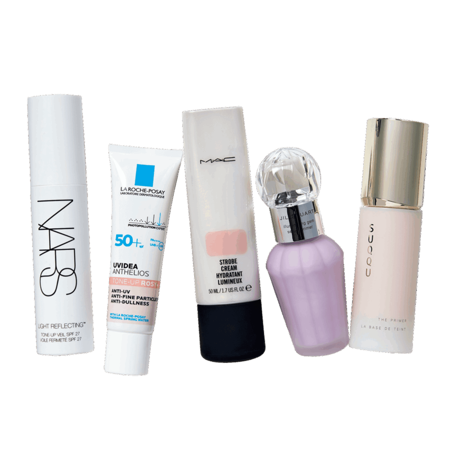 右から：ザ プライマー SPF15･PA ＋ 30g ￥11,000（SUQQU） 、イルミネイティングジェム セラムプライマー SPF40･PA+++ 01 ラベンダージェム 30mL ￥3,850（ジルスチュアート　ビューティ）、 ストロボクリーム ピンクライト 50mL ￥6,050（M・A・C） ※3月7日から順次パッケージリニューアル、UVイデア XL プロテクショントーンアップローズ+ SPF50+･PA++++ 30mL ￥3,960（ラ ロッシュ ポゼ）、 NARS ライトリフレクティング トーンアップヴェール SPF27･PA++ 30mL ￥6,490（NARS JAPAN）