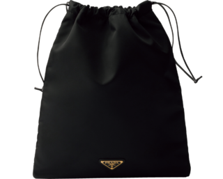 ポーチ［H35×W29㎝］¥96,800 ※予定価格（プラダ／プラダ クライアントサービス）