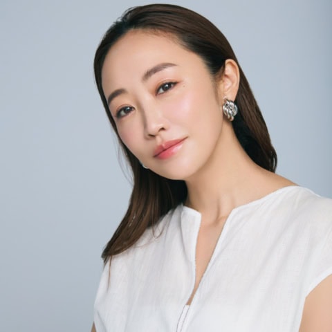 神崎恵さんと考える
太陽を楽しむ大人の正しいUVケア