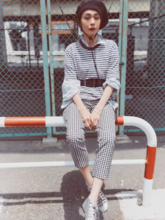 UNIQLO and JW ANDERSONのボーダートップス、sacai luckのトップス、ZARAのパンツ、ENTWURFEINのベレー帽、ISABEL MARANTのベルト、laurence dacadeのシューズ／全て本人私物