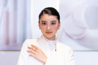 新イメージモデルの青木瞳さん