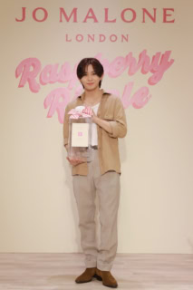 ジョー マローン ロンドンの「ラズベリー リップル ポップアップイベント」に登場した山田さん。