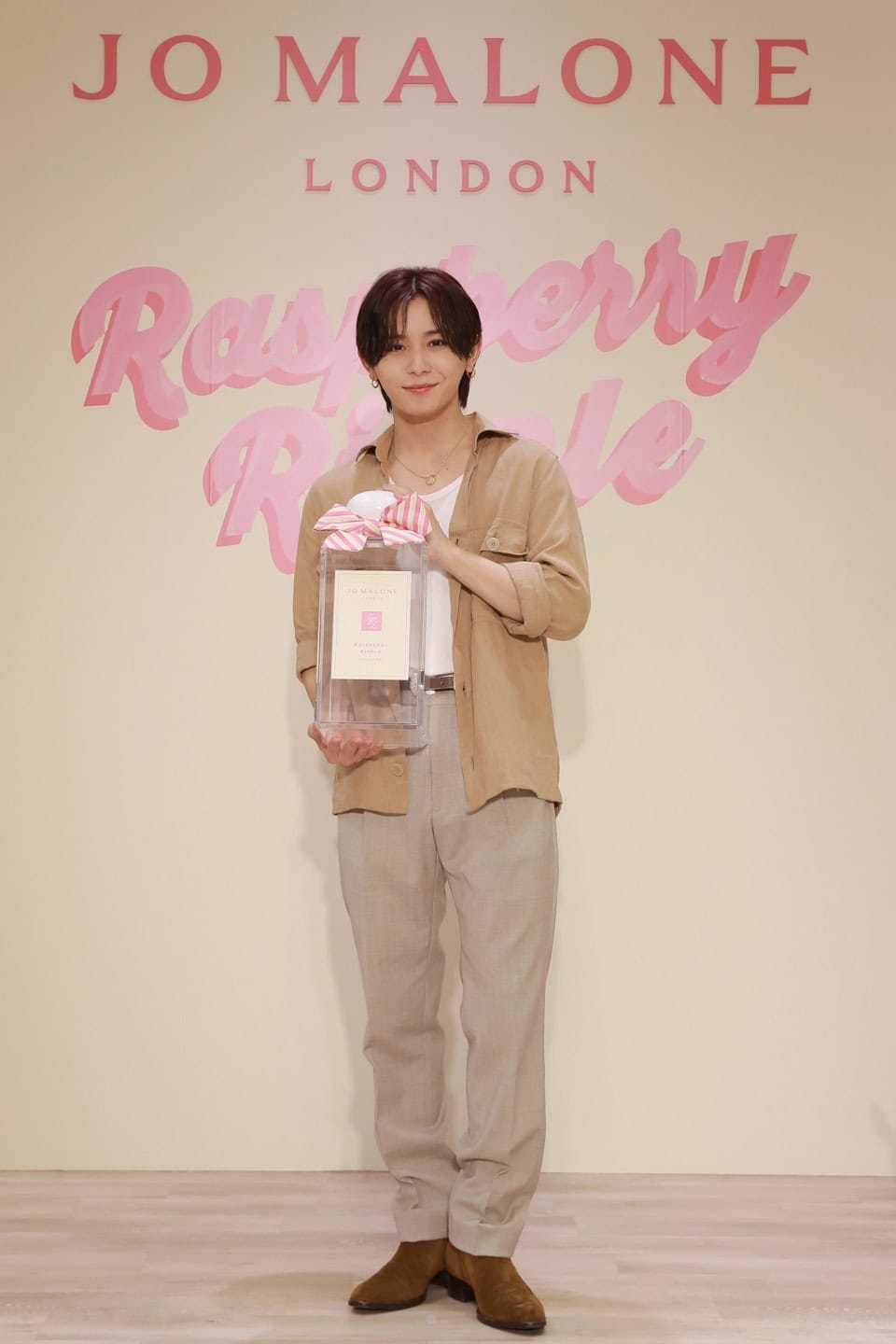 【山田涼介】ジョー マローンのポップアップに登場!「次のライブはラズベリー リップルの香りで挑む」