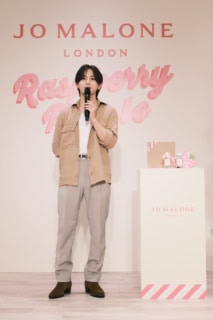 ラズベリー リップルについて話す山田さん。