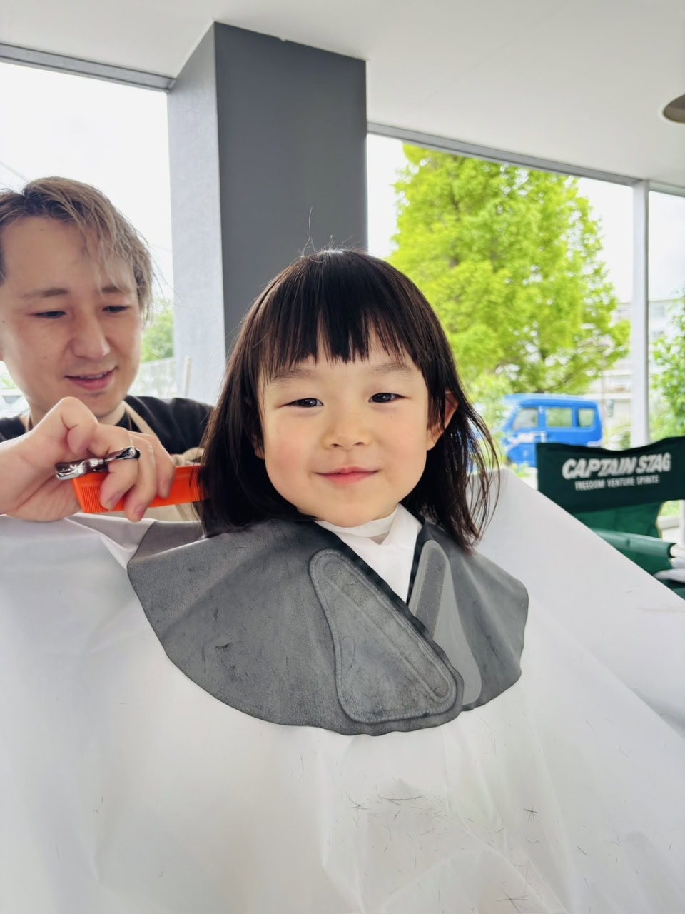 スタイリスト木津明子の【こども食堂】みんな大喜び!素敵なプロ集団「移動美容院」がやってきた