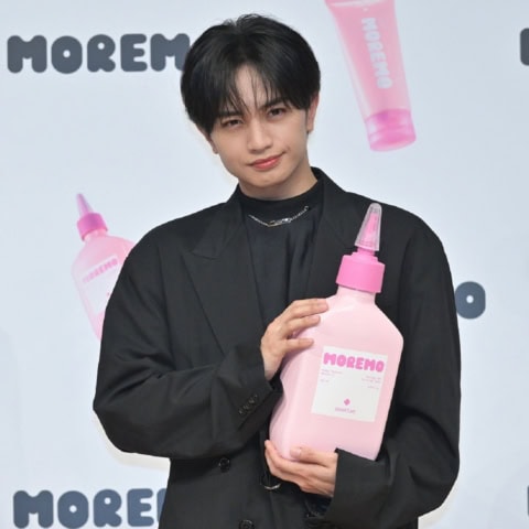 【中島健人】モレモのアンバサダーに！ ファンに好評の「サラツヤ髪」はプロテインバームBでキープ