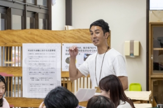 今回、たくみの里を案内してくれた本多さんはみなかみ町生まれ。大阪で建築コンサルタントとして経験を積んだのち、地元へUターン。携わっているたくみの里は現在、県内でも屈指の観光スポットとなっています。しごできにもほどがあるだろう。