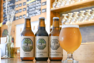 『オクトワンブルーイング』のクラフトビールはマストです