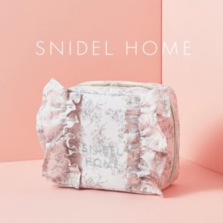 【sweet9月号付録 SNIDEL HOME 大きく開いて映え♡ 大容量フリルポーチ】フリル、リボン、花柄♡ 可愛さと機能を両立した優秀ポーチ。SIZE（約）縦15㎝ 横17㎝ マチ8.5㎝（最大）