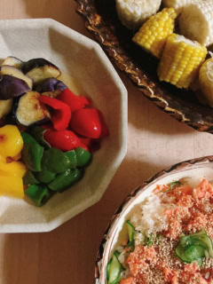 夏休みの子どもの置きご飯、こういった栄養バランスを考えたメニューを毎日用意するのは至難の業。