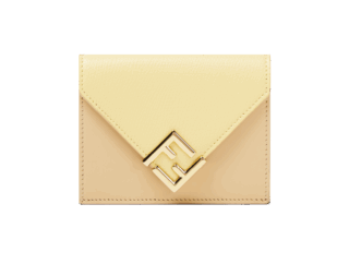 財布［H8×W10×D4㎝］¥85,800（フェンディ／フェンディ ジャパン）