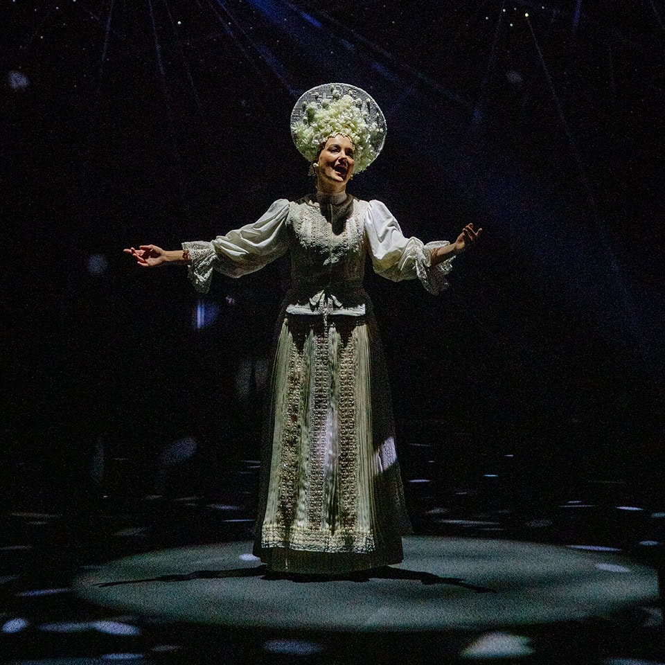 ハンガリー館女性衣装ドレス2025大阪万博