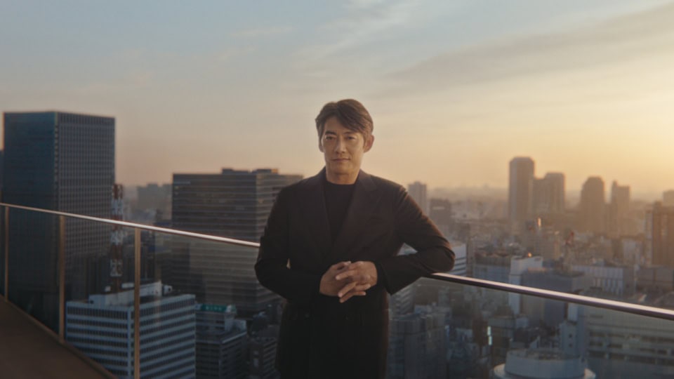 新CM「あなたは、変わらない」篇の反町さん。