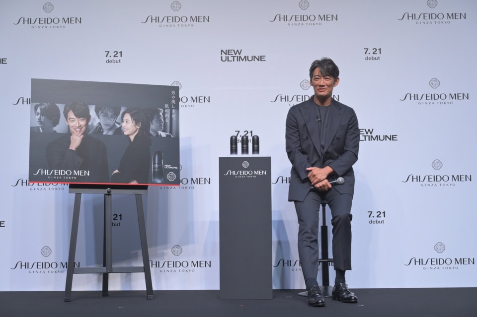 キービジュアルを見ながら話す反町さん。