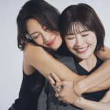 本当に仲がいい、菜々緒さんと宮澤エマさん。