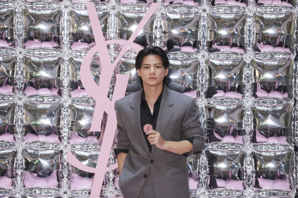【YSLボーテアンバサダー・平野紫耀】「魔法のよう」と絶賛♡メイクミーブラッシュ パウダー No.44
