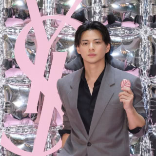 「YSL BEAUTY LOVE GAME TOKYO UNDERGROUND」のレセプションに登壇した平野さん。