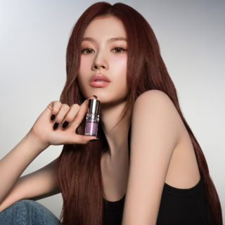 サナさん起用のYSL ラブシャイン グロスプランパーの新ビジュアル。