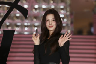 「YSL BEAUTY LOVE GAME TOKYO UNDERGROUND」のレセプションに登壇した、サナさん。