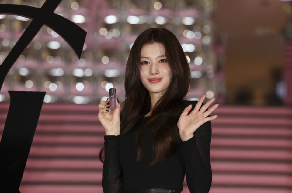 【TWICEサナも愛用♡】ぷるツヤ叶う！ YSL最新リップ「ラブシャイン グロスプランパー」