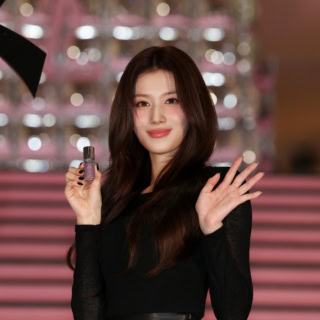 「YSL BEAUTY LOVE GAME TOKYO UNDERGROUND」のレセプションに登壇した、サナさん。