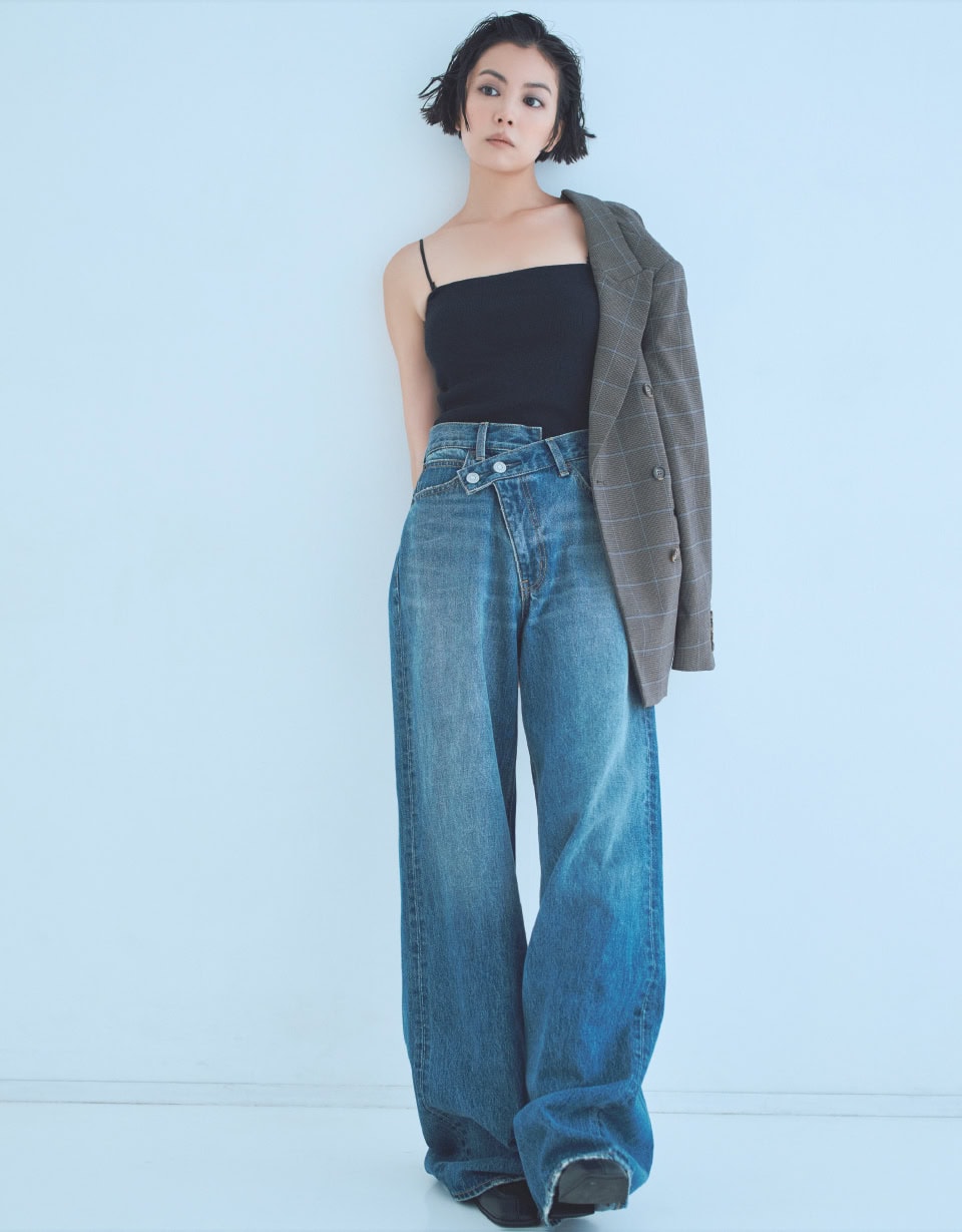爆売れデザインデニムから美脚ストレートまで。40代に似合うデニムの宝庫【マウジー】で試着祭り