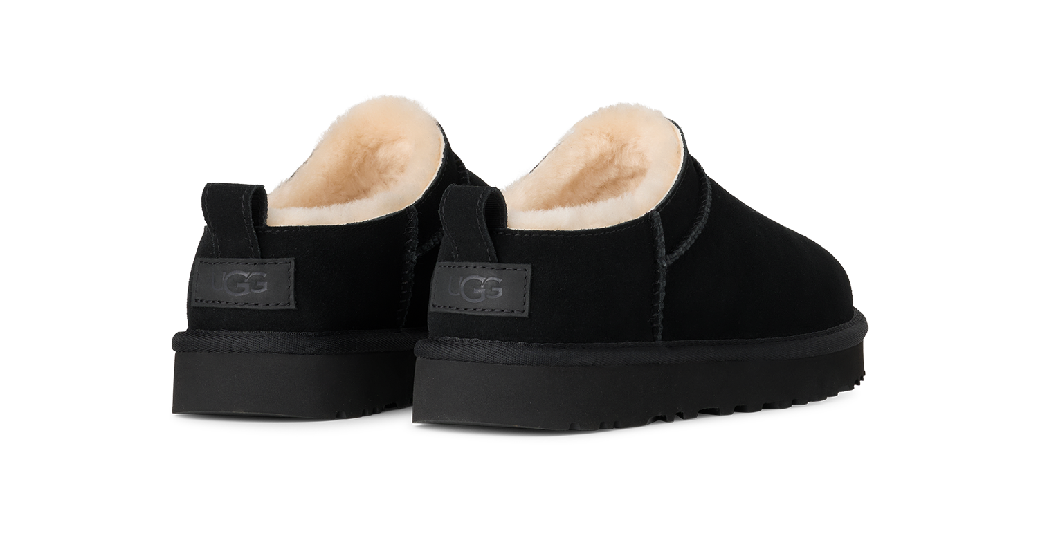 「クラシック マイクロ」ブーツ［ソール約3.8㎝］¥24,200（UGG®／デッカーズジャパン）