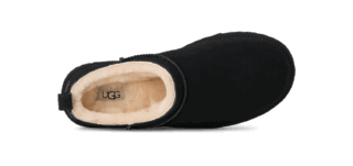 「クラシック マイクロ」ブーツ［ソール約3.8㎝］¥24,200（UGG®／デッカーズジャパン）