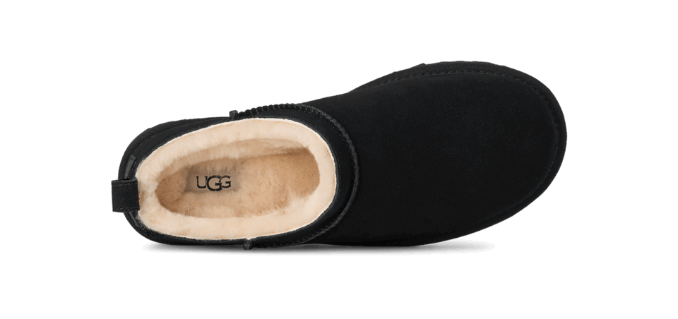 「クラシック マイクロ」ブーツ［ソール約3.8㎝］¥24,200（UGG®／デッカーズジャパン）