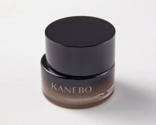 カネボウ ライブリースキン ウェアⅡ 全10色 SPF4・PA＋ 30g ¥12,100（カネボウインターナショナルDiv.・8月22日発売）