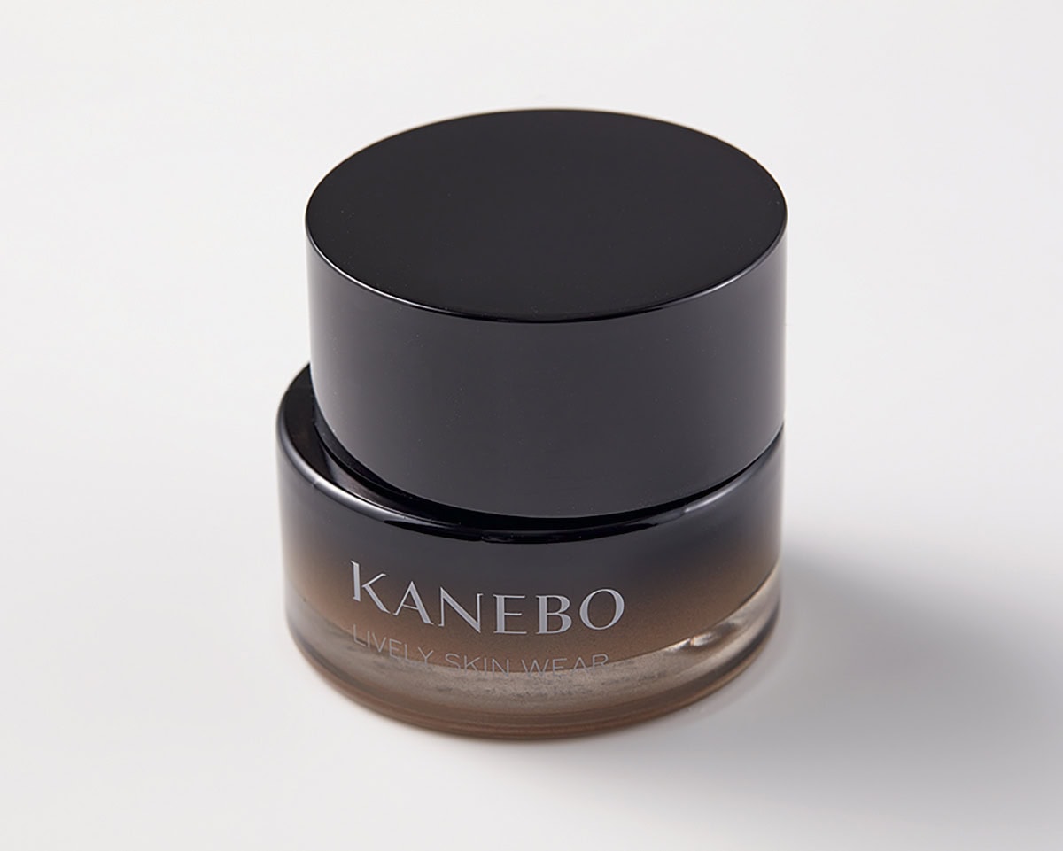 カネボウ ライブリースキン ウェアⅡ 全10色 SPF4・PA＋ 30g ¥12,100（カネボウインターナショナルDiv.・8月22日発売）