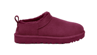 「クラシック マイクロ」ブーツ バーント マジェンタ 9月3日発売予定［ソール約3.8㎝］¥24,200（UGG®／デッカーズジャパン）