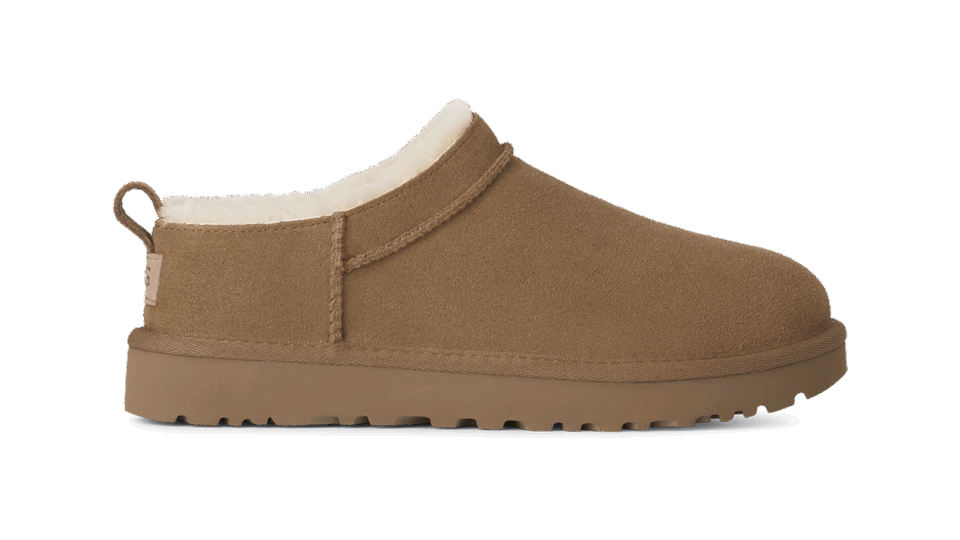 「クラシック マイクロ」ブーツ［ソール約3.8㎝］¥24,200（UGG®／デッカーズジャパン）