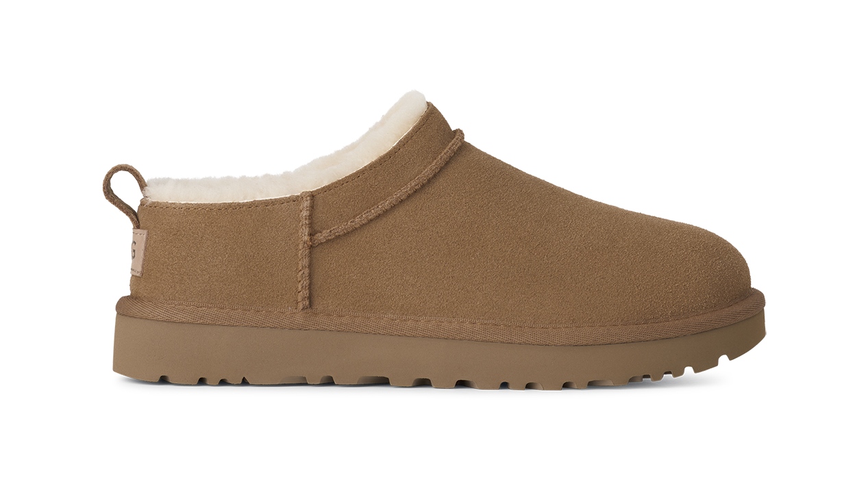 「クラシック マイクロ」ブーツ［ソール約3.8㎝］¥24,200（UGG®／デッカーズジャパン）