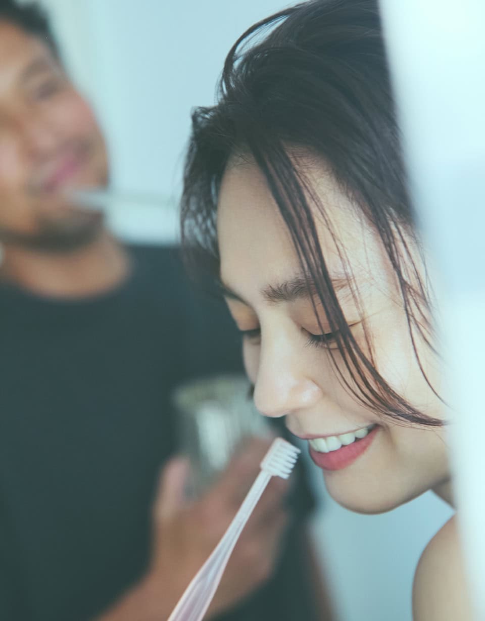 ミューズ世代にこそ！こだわる大人のための「アパデント」でワンランク上のオーラルケアタイム｜浅見れいな、三浦理志｜OCEANS